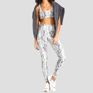 FIT FIT GREY WHITE SNAKESKIN HIGH WAIST ATHLETIC ATHLEISURE YOGA PANTS  LEGGINGS